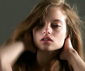 Một nóng sex gái xinh đẹp không che sofa tôi