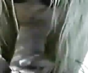 Đê TỤC bắn nhau với một thiếu hang dep sex nữ khi làm kéo