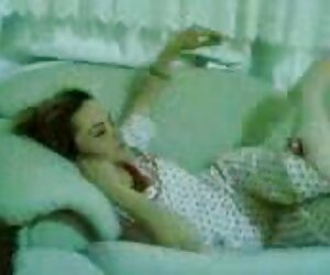 Brenda công gái xinh thủ dâm hay Lý hát với cờ
