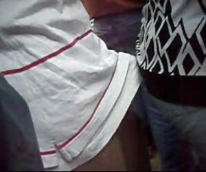 Futanari gà đập bướm đẹp gái xinh khác trong âm đạo